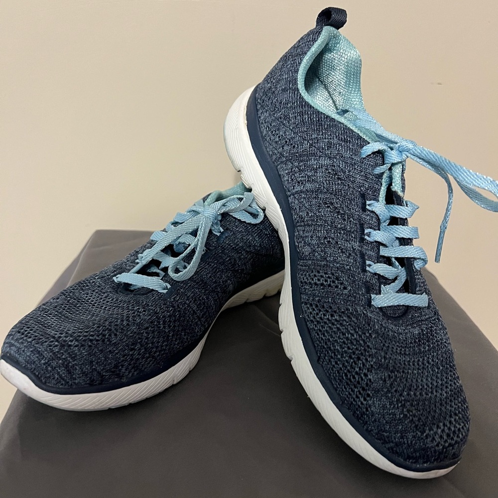 Women’s Skechers; Air-cooled, Memory Foam, Blue; size 8